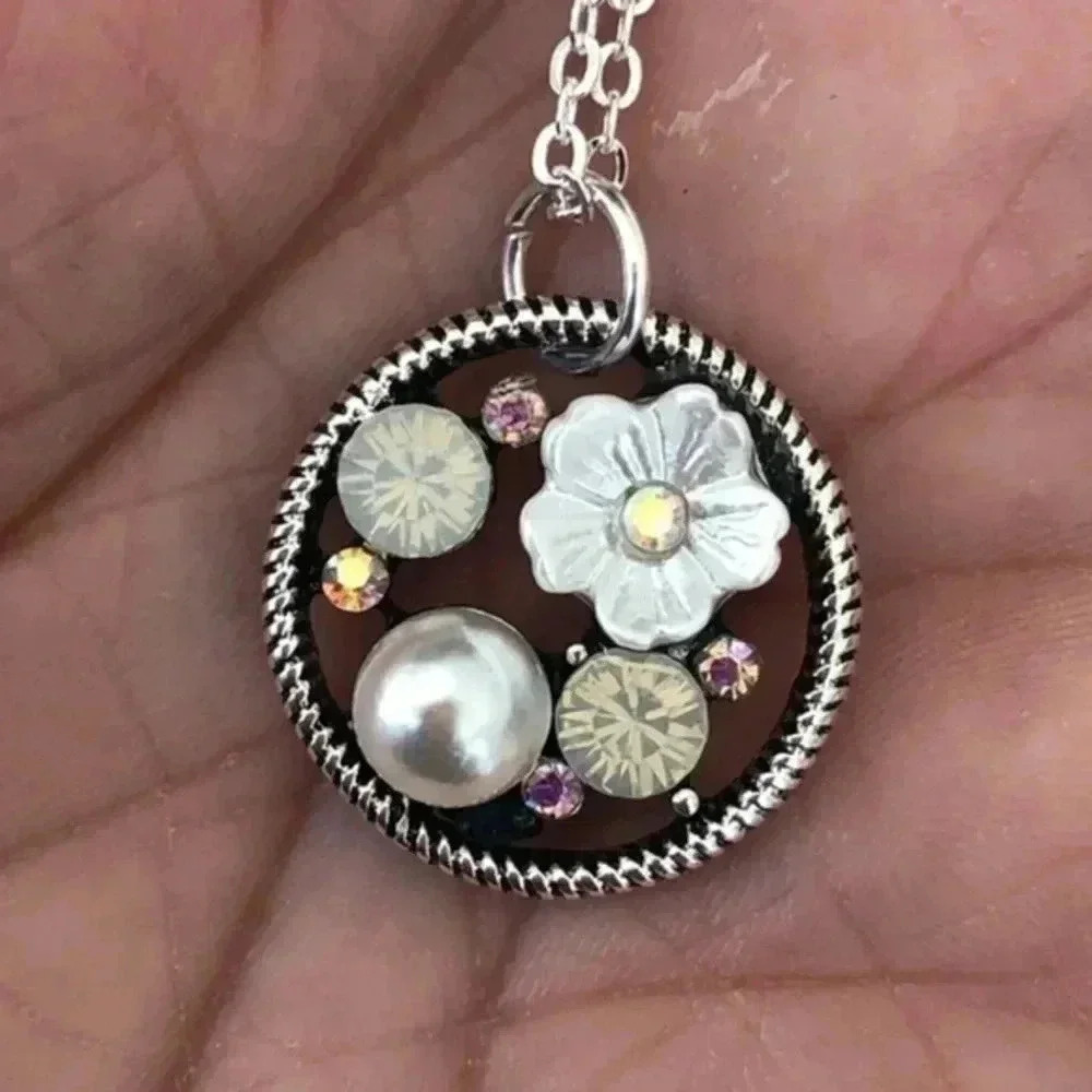 Pretty Spring Floral Flower Antique Style Pendant Necklace 2 NWT